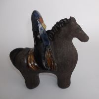 Керамична фигура Викинг на кон, шведска керамика, маркирана за произход, снимка 15 - Статуетки - 45784221