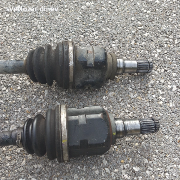 Полуоски Toyota Corolla Verso 2009 - vvt-i, снимка 1