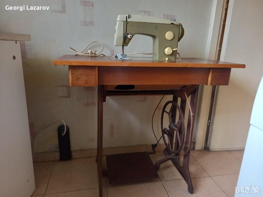 Немска крачна шевна машина TEXTIMA , снимка 1