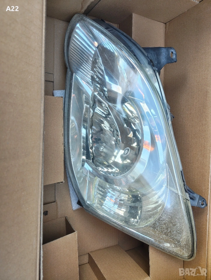 Ляв фар Тойота Корола 2004-2008 е120, снимка 1