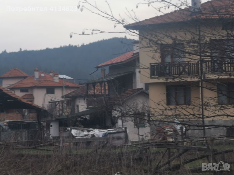 ПРЕКРАСЕН ИМОТ  НА МЕТРИ ОТ РЕГУЛАЦИЯ!, снимка 1