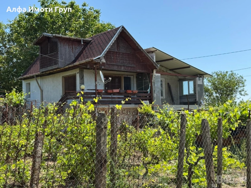 Двуетажна къща в ”Лозята” град Добрич, снимка 1