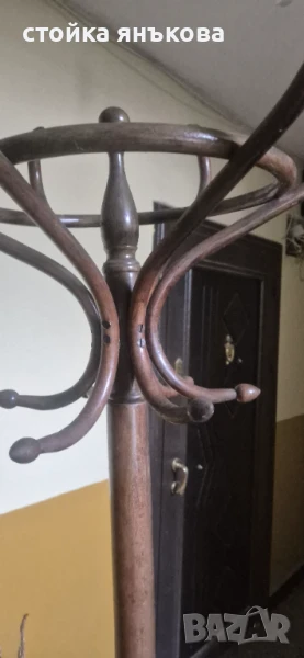 Продавам виенска  дървена закачалка , снимка 1