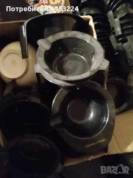 Купички ,четки и пелерини за боядисване на коса, снимка 1