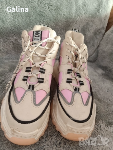 Оригинални маратонки , снимка 5 - Дамски елегантни обувки - 52942379