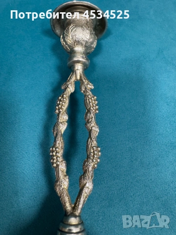Елегантен посребрен свещник „Grape Vine“ – класика за трапезата, снимка 2 - Антикварни и старинни предмети - 53402726