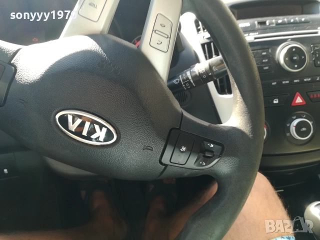 РЕГИСТРИРАНА KIA DIESEL 1.6 CRDI 6-SPEED 1609251454, снимка 14 - Автомобили и джипове - 51733249