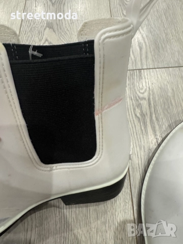 Calvin Klein гумени боти, снимка 7 - Дамски боти - 51970242