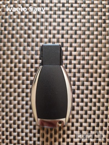 Продавам кутийка за ключ за Мерцедес, снимка 2 - Аксесоари и консумативи - 54131756