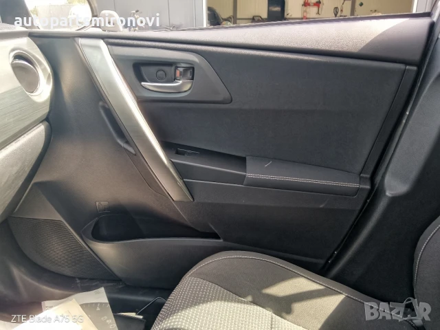 Аурис 2013 дизел НА ЧАСТИ, снимка 15 - Автомобили и джипове - 51159516