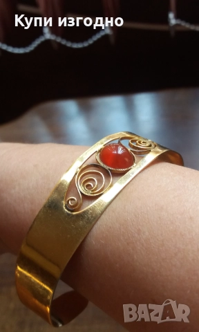 Гривни - Старинна гривна с кристали, Кожени гривни със зодии и др., снимка 4 - Гривни - 52140254