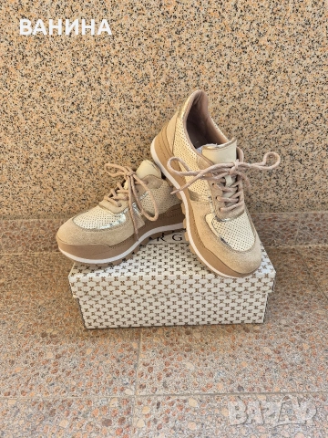 TERGAN ДАМСКИ СНИКЪРСИ С МОДЕРНА ВИЗИЯ В БЕЖОВ ЦВЯТ И ЗЛАТЕН БЛЯСЪК