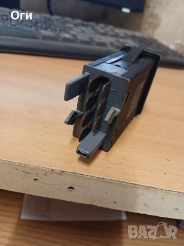 Бутон аварийни светлини за Фолксваген Пасат В5 3B0 953 235 D, снимка 2 - Части - 54181095