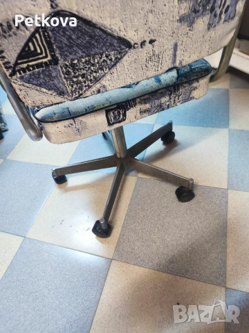 Стол на колела , снимка 3 - Столове - 51789061