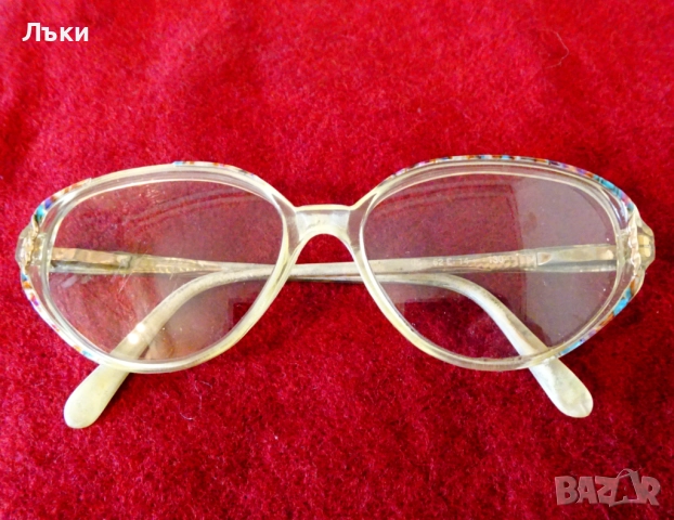 Диоптрични очила с фотосоларни стъкла. 