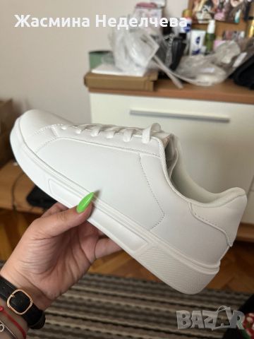 Чисто нови бели обувки (43 номер), снимка 3 - Дамски ежедневни обувки - 45397950