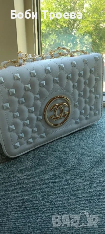 Стилна дамска чанта. Изработена от висококачествена еко кожа. Разполага с: едно разпределение, снимка 5 - Чанти - 51377374