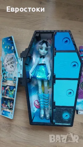 Кукла Frankie Stein Monster High гардероб с 19 изненадващи модни аксесоара, снимка 7 - Кукли - 47960993