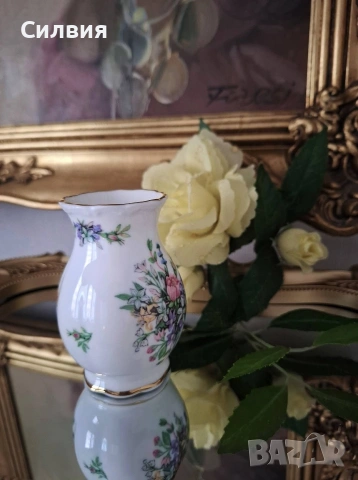 Мини вазичка от Royal Albert , снимка 2 - Вази - 53845946
