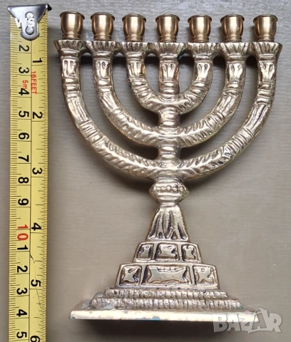Малък еврейски свещник - Менора