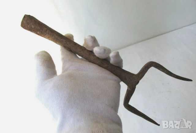 Антична примитивна наковалня - ковашки инструмент