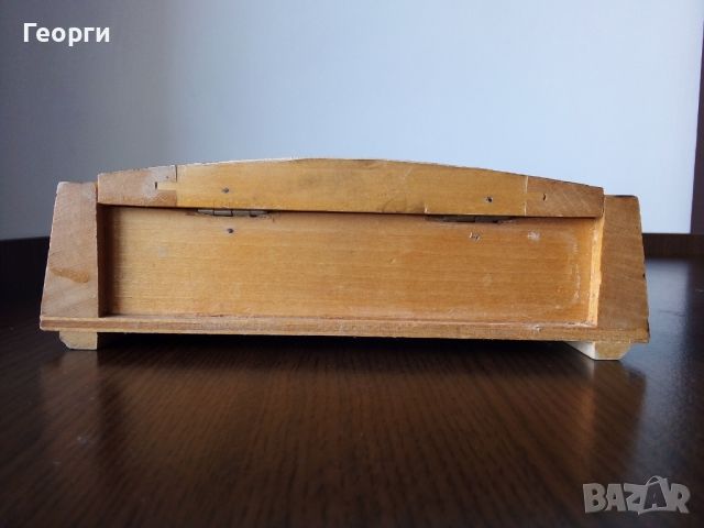 Дървена кутия, снимка 5 - Антикварни и старинни предмети - 46467892