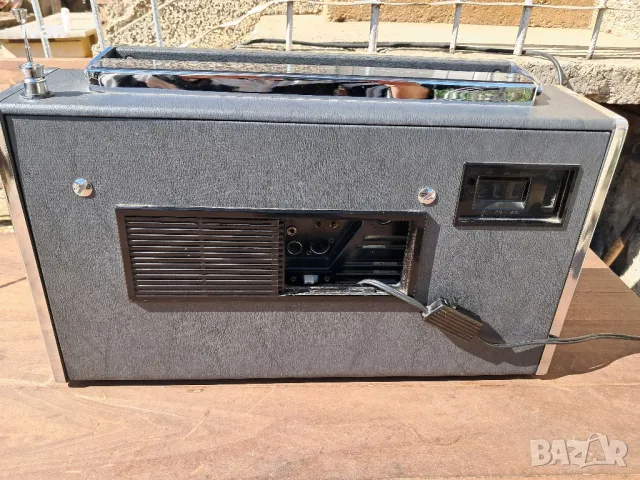 Радиоприемник. Grundig Satellit 5000, снимка 4 - Радиокасетофони, транзистори - 50063873