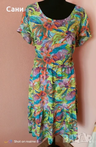 Маркова шарена миди рокля 👗