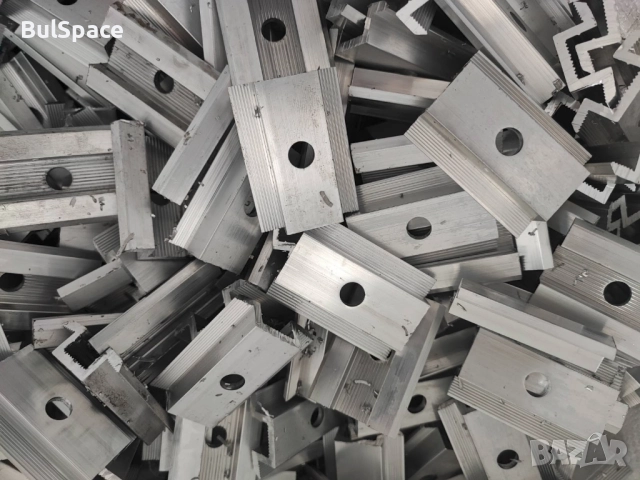 Алуминиева планка за монтаж на фотоволтаичен панел