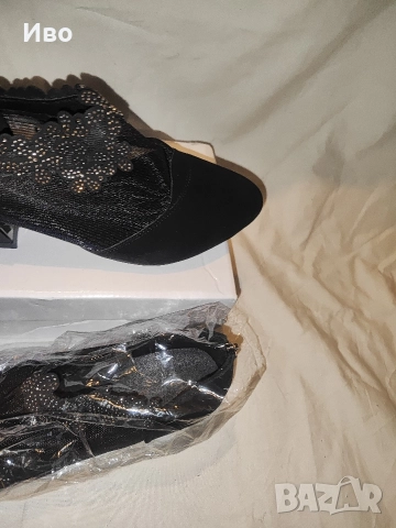 3бр. Женски обувки (двата черни чифта са 40 размер,белите- корни са 39 размер), снимка 4 - Други - 52708226