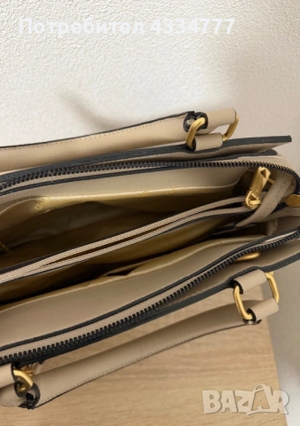 Дамска чанта Guess, снимка 4 - Чанти - 53661880