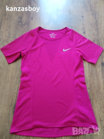 Nike W NK ZNL CL RELAY TOP SS - страхотна дамска тениска КАТО НОВА ХС, снимка 6 - Тениски - 51824022