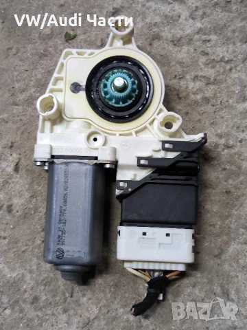 Задна дясна машинка моторче стъкло врата за Голф 5 Пасат Джета VW Golf 5 Passat Touran 1K0959704F, снимка 2 - Части - 50607674