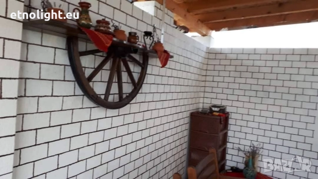 Стенни рафтове - етажерки с автентични реставрирани колела от каруца , снимка 17 - Декорация за дома - 40219676