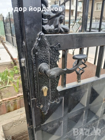 декоративни елементи за врата