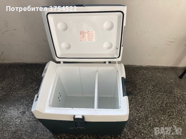 Автомобилен хладилник Waeco CoolFun CR 28, снимка 3 - Хладилни чанти - 45098836
