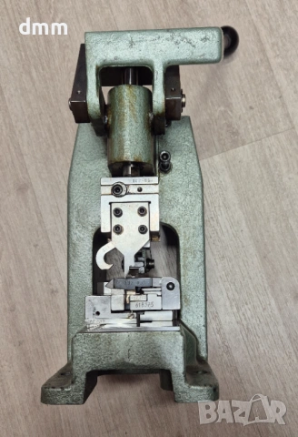 Преса за конектори / метал