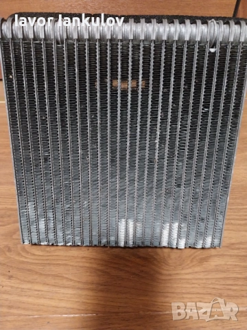 Радиаторче(изпарител)за за купе на климатик за автомобил.Подходящ за автомобили от VAG групата, снимка 2 - Автомобили и джипове - 53996345