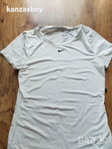 Nike - страхотна дамска тениска S, снимка 4 - Тениски - 50366588