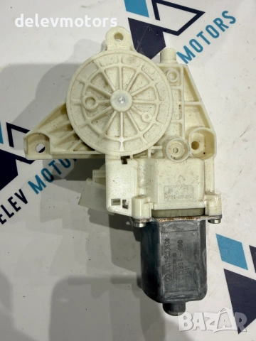 A4479063500 моторче за предна лява врата от Mercedes Vito W447, 114 CDI, двигател OM651.950, 2.2 CDI, снимка 2 - Части - 53526050