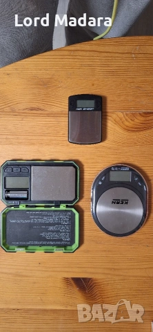 Джобни везни малки