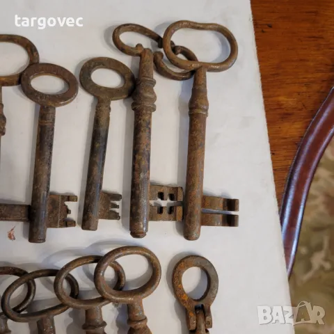 Огромна сбирка от старинни ключове, снимка 2 - Антикварни и старинни предмети - 50052370