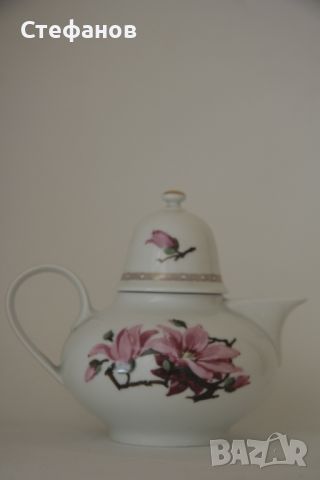 Стар порцеланов чайник с позлата, Ханеберг 1777 ГДР /Henneberg 1777 GDR