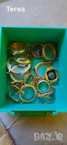 позлатени рамки от часовници.