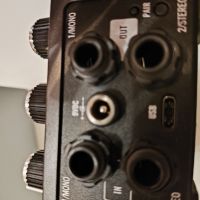 Китарен ефект UAFX Dream 65 Deluxe reverb Amp sim pedal, снимка 3 - Китари - 45781875