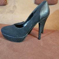 Обувки-черни,велур и кожа с висок ток., снимка 2 - Дамски обувки на ток - 45595531