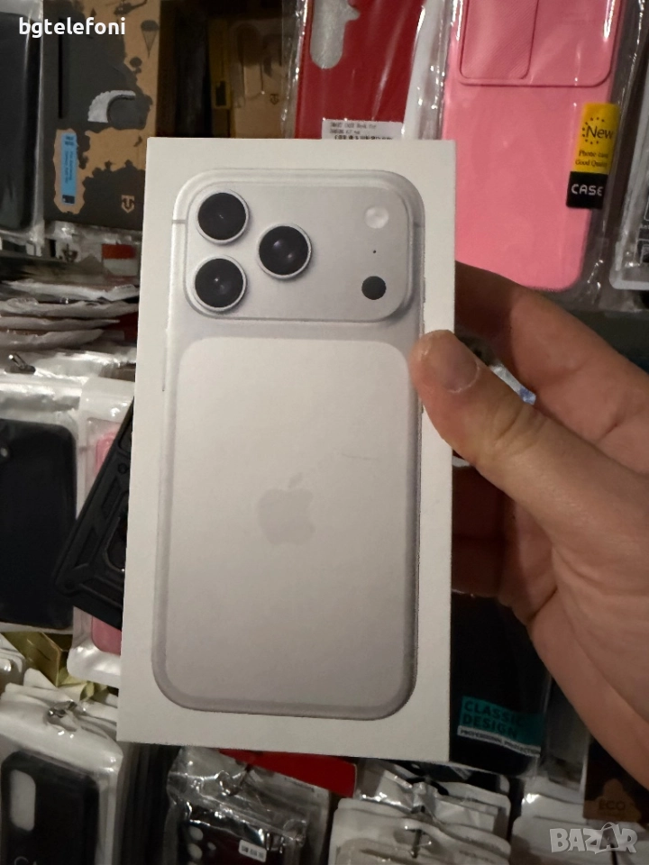 iPhone 17 Pro 256 silver,10 зареждания,активиран на 17.12.2025, снимка 1