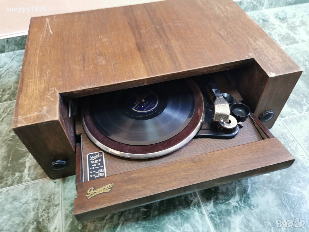 GRAWOR. 'Berlin SW68', pladespiller, Tyskland, ca. 1939/1940. SWISS 1412250904, снимка 1