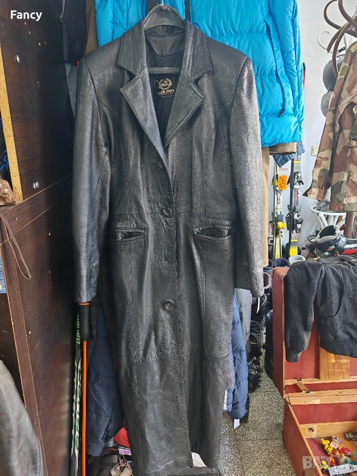 Дълго дамско кожено манто, снимка 1