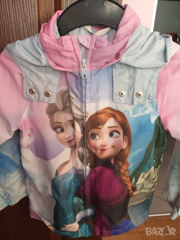 Ветровка Елза и Анна HM, снимка 1